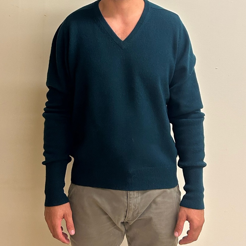 Club Room Vintage Green 100% lambs wool V-Neck sweater men’s XL.